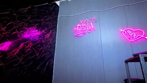 Snapshot of i_am_kelvis_ chatting on 11/23/25, 02:00 kelvis online show from 11/23/25, 02:00