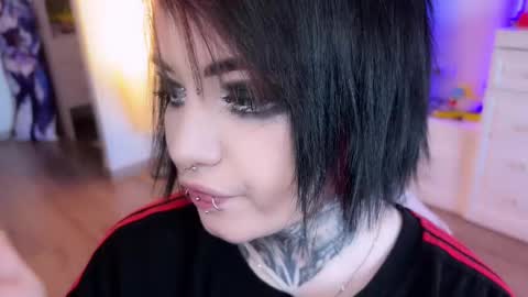 Snapshot of i_died_again chatting on 12/11/24, 11:08 Asya online show from 12/11/24, 11:08