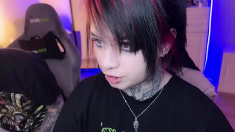 Snapshot of i_died_again chatting on 12/16/24, 06:16 Asya online show from 12/16/24, 06:16