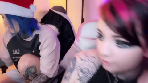 Snapshot of i_died_again chatting on 12/24/24, 07:22 Asya online show from 12/24/24, 07:22