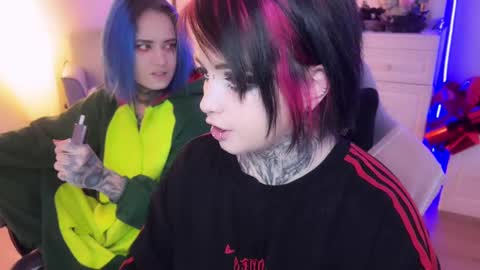 Snapshot of i_died_again chatting on 12/29/24, 11:40 Asya online show from 12/29/24, 11:40