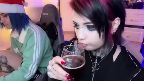 Snapshot of i_died_again chatting on 12/29/24, 02:42 Asya online show from 12/29/24, 02:42