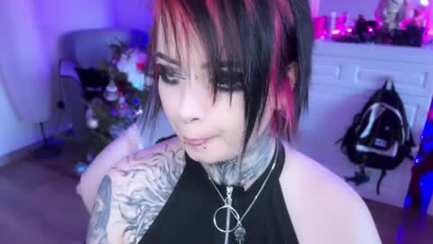 Snapshot of i_died_again chatting on 12/30/24, 12:20 Asya online show from 12/30/24, 12:20