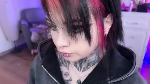 Snapshot of i_died_again chatting on 01/09/25, 11:03 Asya online show from 01/09/25, 11:03