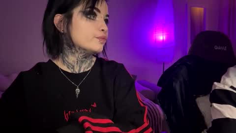 Snapshot of i_died_again chatting on 01/14/25, 03:47 Asya online show from 01/14/25, 03:47