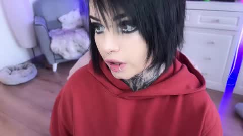 Snapshot of i_died_again chatting on 01/15/25, 09:35 Asya online show from 01/15/25, 09:35