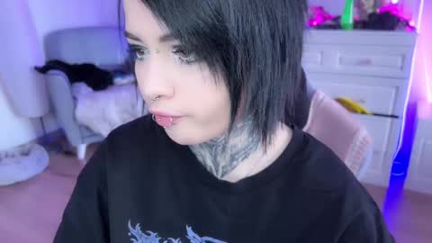 Snapshot of i_died_again chatting on 01/19/25, 10:28 Asya online show from 01/19/25, 10:28