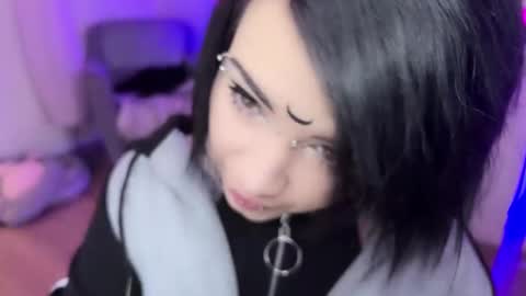 Snapshot of i_died_again chatting on 01/25/25, 10:29 Asya online show from 01/25/25, 10:29