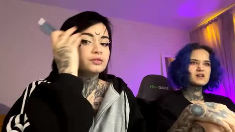 Snapshot of i_died_again chatting on 01/25/25, 05:40 Asya online show from 01/25/25, 05:40