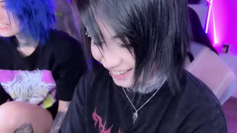 Snapshot of i_died_again chatting on 01/26/25, 12:43 Asya online show from 01/26/25, 12:43