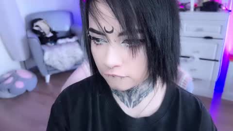 Snapshot of i_died_again chatting on 02/07/25, 09:37 Asya online show from 02/07/25, 09:37