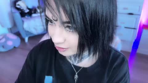 Snapshot of i_died_again chatting on 02/07/25, 12:39 Asya online show from 02/07/25, 12:39