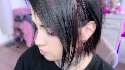 Snapshot of i_died_again chatting on 02/24/25, 09:32 Asya online show from 02/24/25, 09:32