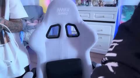 Snapshot of i_died_again chatting on 09/22/25, 11:12 Asya online show from 09/22/25, 11:12