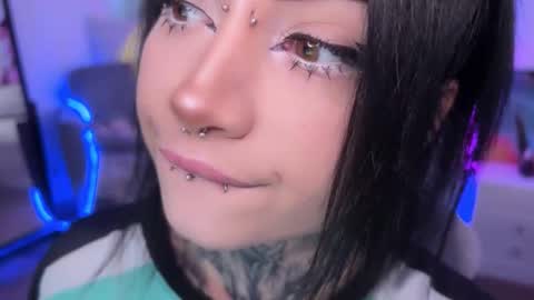 Snapshot of i_died_again chatting on 09/26/25, 09:35 Asya online show from 09/26/25, 09:35