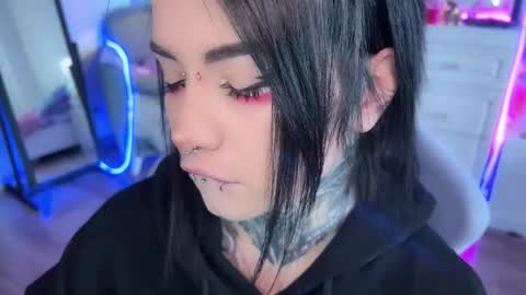 Snapshot of i_died_again chatting on 10/05/25, 08:23 Asya online show from 10/05/25, 08:23