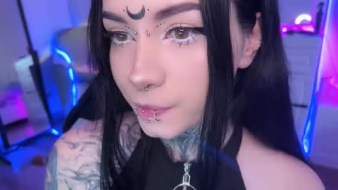 Snapshot of i_died_again chatting on 10/23/25, 12:26 Asya online show from 10/23/25, 12:26