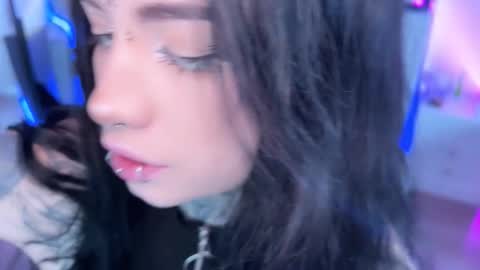 Snapshot of i_died_again chatting on 11/02/25, 09:22 Asya online show from 11/02/25, 09:22