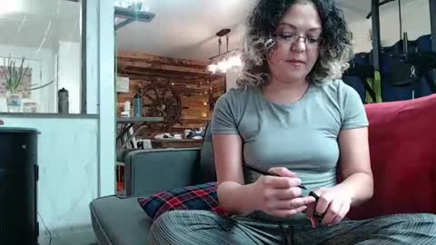 Snapshot of i_fetishize_u chatting on 02/01/25, 10:23 ShortStuff online show from 02/01/25, 10:23