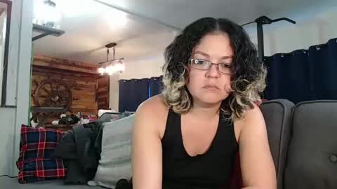 Snapshot of i_fetishize_u chatting on 02/21/25, 07:32 ShortStuff online show from 02/21/25, 07:32