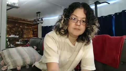 Snapshot of i_fetishize_u chatting on 03/11/25, 02:29 ShortStuff online show from 03/11/25, 02:29