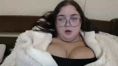 Snapshot of i_fucked_u_yesterday chatting on 10/04/25, 10:19 Dominika online show from 10/04/25, 10:19