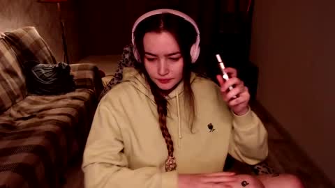 Snapshot of i_love_icecream chatting on 12/08/24, 12:19 elisabeth online show from 12/08/24, 12:19