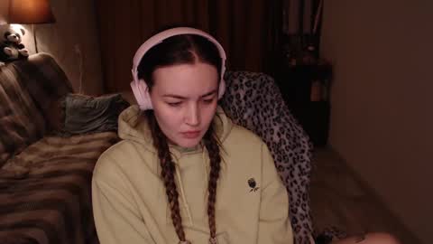 Snapshot of i_love_icecream chatting on 12/14/24, 12:01 elisabeth online show from 12/14/24, 12:01