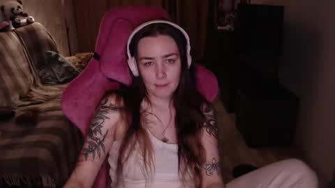 Snapshot of i_love_icecream chatting on 12/29/24, 01:28 elisabeth online show from 12/29/24, 01:28