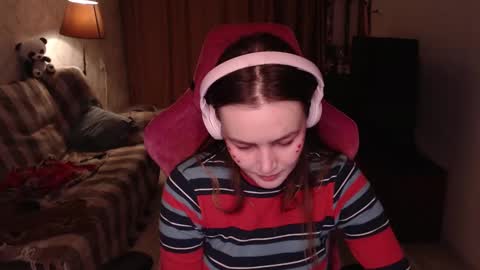 Snapshot of i_love_icecream chatting on 01/06/25, 05:49 elisabeth online show from 01/06/25, 05:49