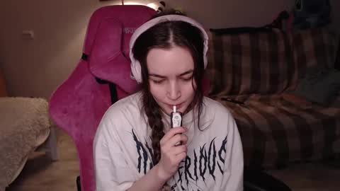 Snapshot of i_love_icecream chatting on 01/31/25, 04:27 elisabeth online show from 01/31/25, 04:27