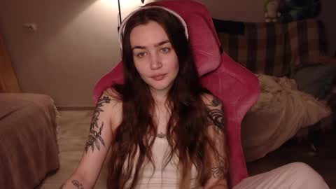 Snapshot of i_love_icecream chatting on 02/11/25, 02:57 elisabeth online show from 02/11/25, 02:57