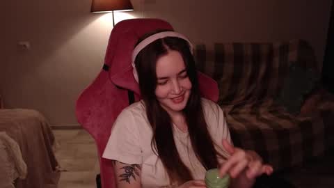 Snapshot of i_love_icecream chatting on 02/20/25, 06:13 elisabeth online show from 02/20/25, 06:13