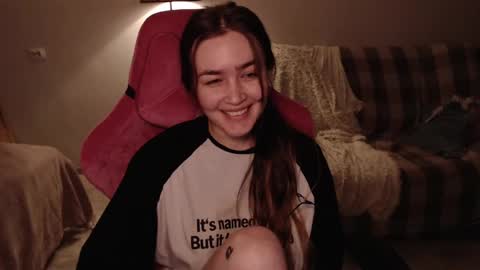 Snapshot of i_love_icecream chatting on 03/04/25, 06:07 elisabeth online show from 03/04/25, 06:07