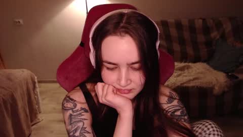 Snapshot of i_love_icecream chatting on 03/08/25, 02:19 elisabeth online show from 03/08/25, 02:19