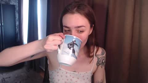 Snapshot of i_love_icecream chatting on 10/02/25, 10:33 elisabeth online show from 10/02/25, 10:33