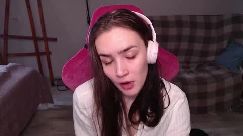 Snapshot of i_love_icecream chatting on 10/10/25, 09:41 elisabeth online show from 10/10/25, 09:41