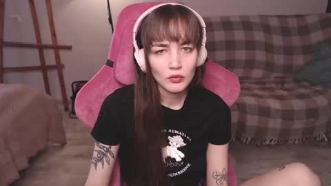 Snapshot of i_love_icecream chatting on 10/15/25, 08:58 elisabeth online show from 10/15/25, 08:58