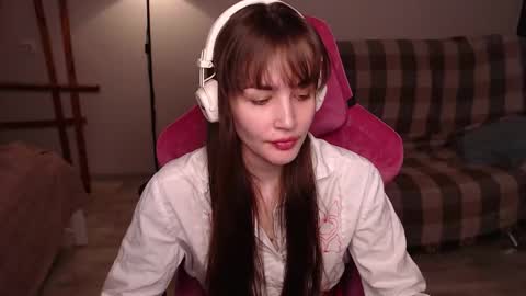 Snapshot of i_love_icecream chatting on 11/15/25, 10:12 elisabeth online show from 11/15/25, 10:12