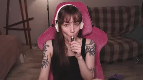 Snapshot of i_love_icecream chatting on 11/20/25, 11:32 elisabeth online show from 11/20/25, 11:32