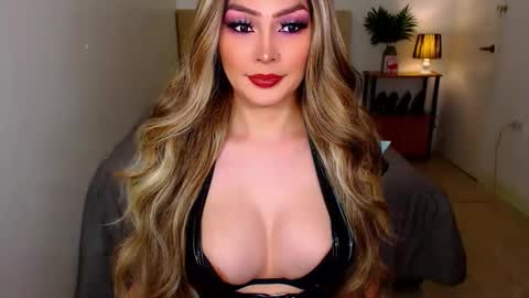 QUEEN SUSSIE BROWN online show from 01/13/26, 02:50