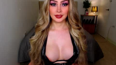 QUEEN SUSSIE BROWN online show from 01/17/26, 10:53