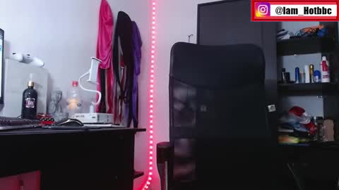 Mr H Independent model online show from 02/09/25, 05:40