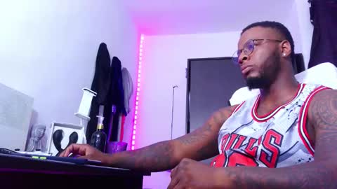 Mr H Independent model online show from 09/12/25, 03:39