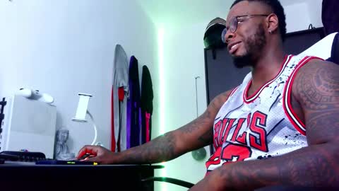 Mr H Independent model online show from 09/22/25, 02:02