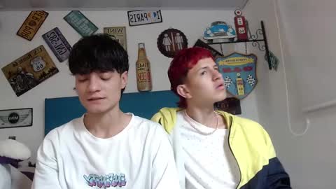 Snapshot of iam_lukas__ chatting on 11/16/25, 04:07 iam_lukas__ online show from 11/16/25, 04:07