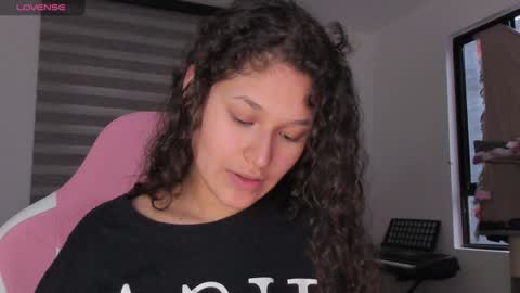 Snapshot of iam_nikki chatting on 01/05/25, 10:40 On instagram Imm NikkiHelp me reach 100 likes online show from 01/05/25, 10:40