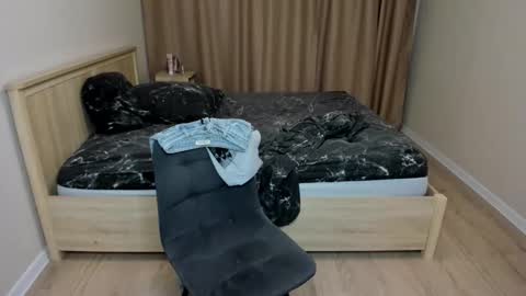 Cassie  STREAMS HERE EVERYDAY online show from 09/29/25, 02:00