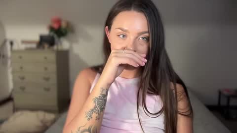 Snapshot of iamcrystalann chatting on 09/09/25, 04:01 Crystal online show from 09/09/25, 04:01