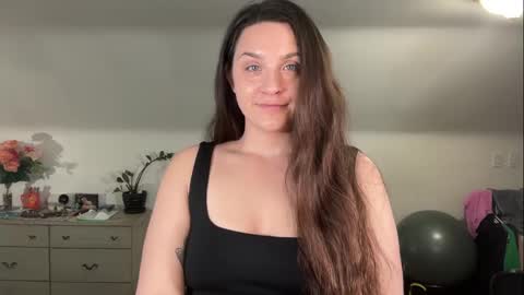 Crystal online show from 03/28/26, 06:13